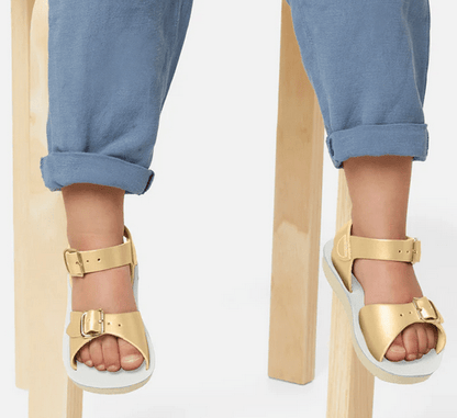 Saltwatersandals Sandale Surfer Gold Kinder - Marie Morenz